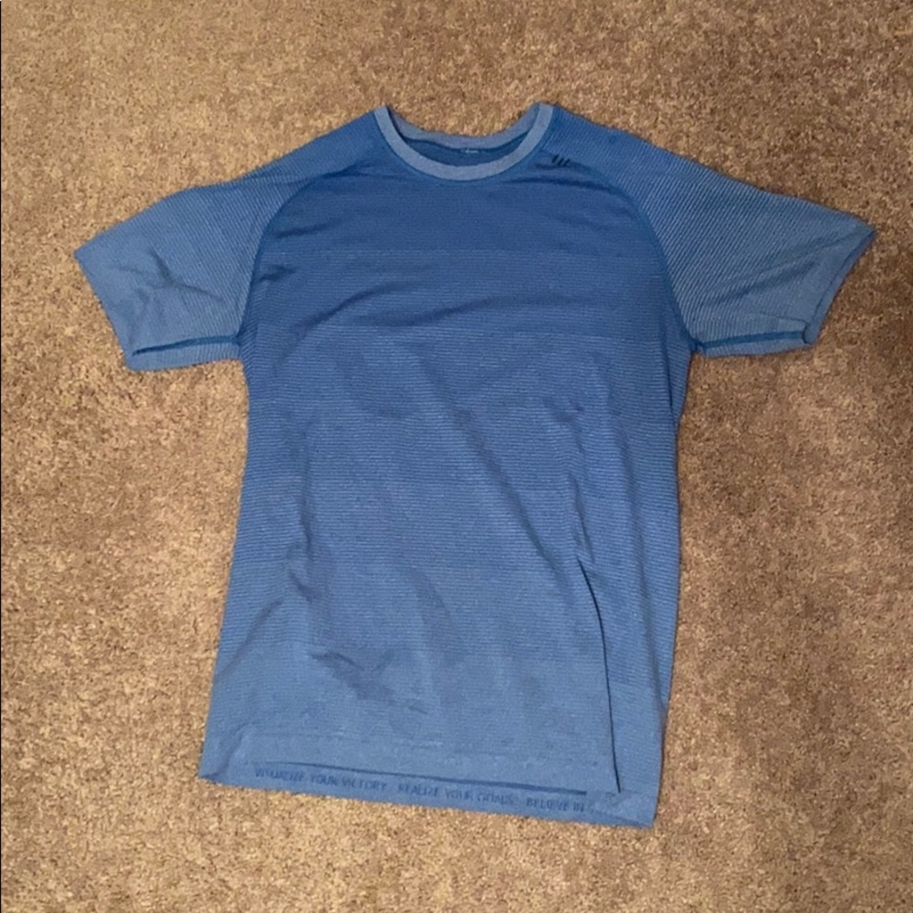 Lululemon workout shirt.